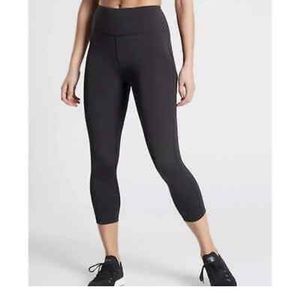 Athleta Ultimate Stash Pocket Capri Size M